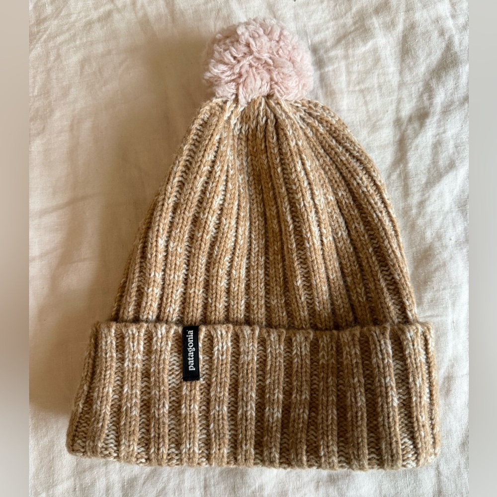 Patagonia Wool pom beanie  tan pink - Picture 2 of 4